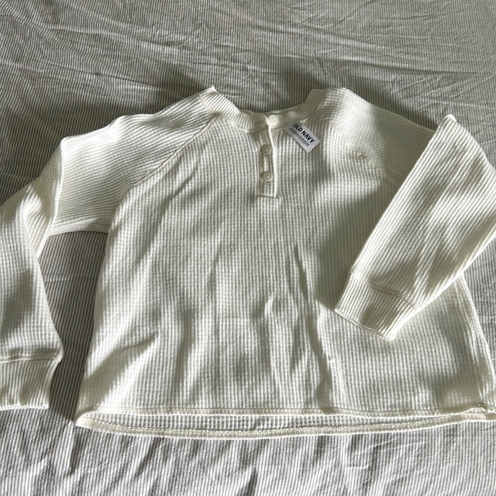 Creamy white waffle raglan top. Old navy. New with tags. Medium. Super soft.